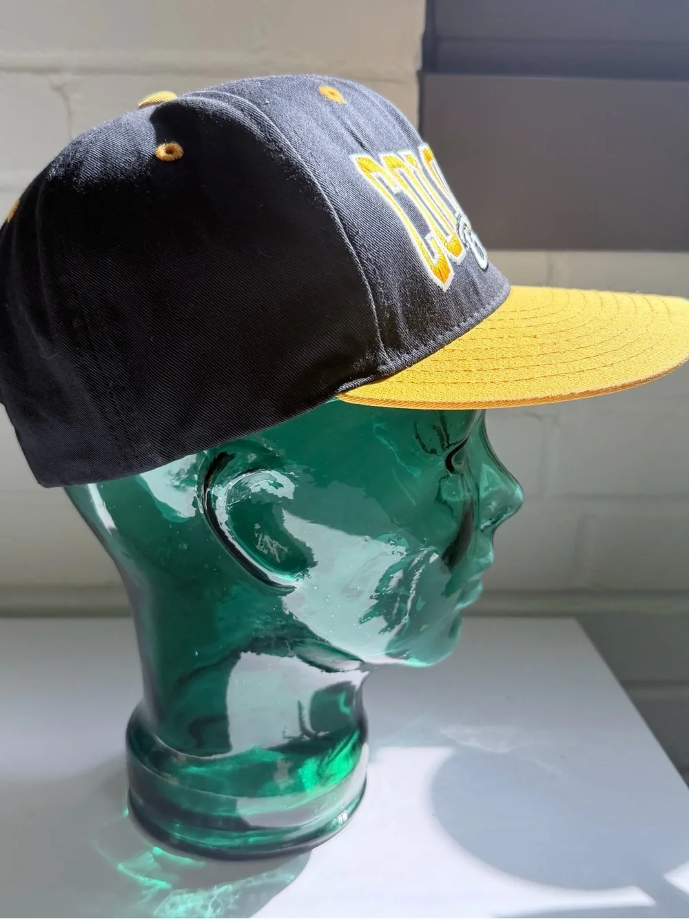 Vintage 90s Top of the World Black and Gold Colorado Buffs SnapBack Hat